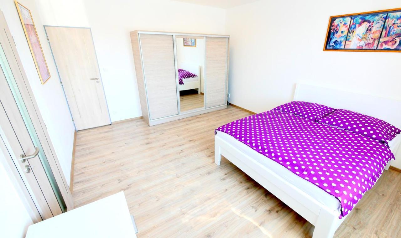 Apartman U Louckeho Klastera 2 Plus Kk Znojmo Esterno foto