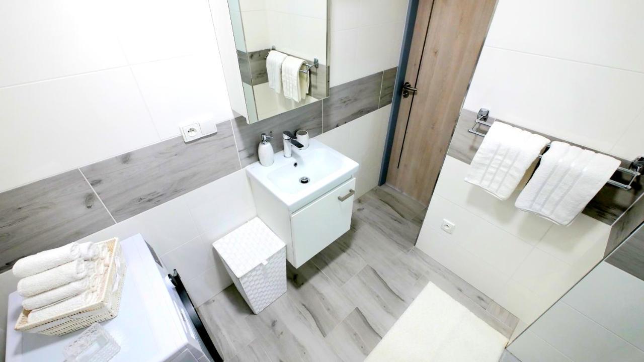 Apartman U Louckeho Klastera 2 Plus Kk Znojmo Esterno foto
